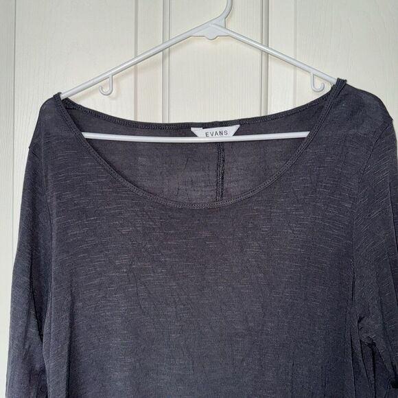 Evans Woman’s Long Sleeve Gray Tee Size 16 Plus Scoop Neck - Picture 2 of 9